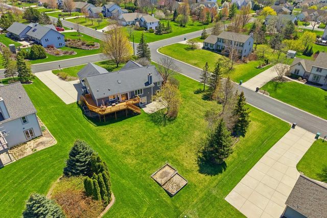 W136N6719 Claas ROAD, Menomonee Falls, WI 53051