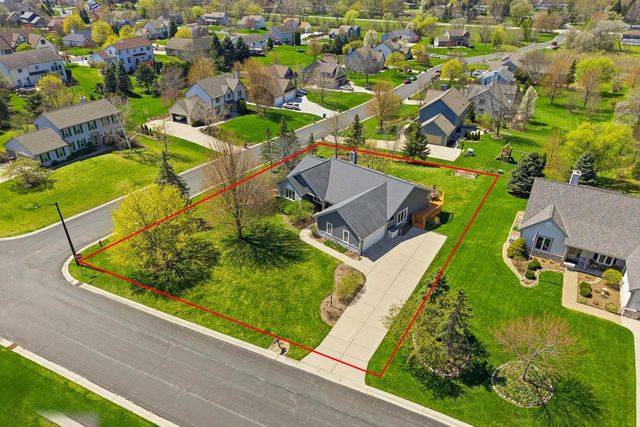 W136N6719 Claas ROAD, Menomonee Falls, WI 53051
