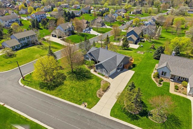 W136N6719 Claas ROAD, Menomonee Falls, WI 53051