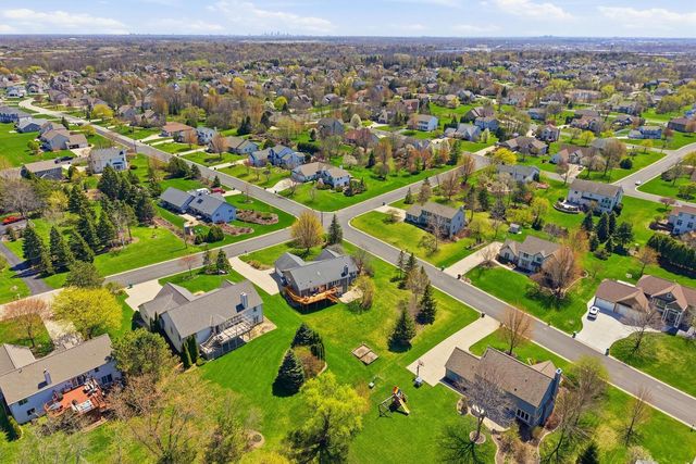 W136N6719 Claas ROAD, Menomonee Falls, WI 53051