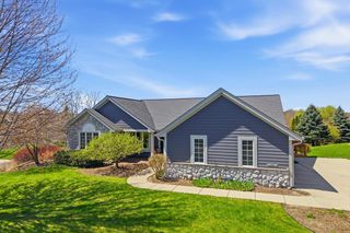 W136N6719 Claas ROAD, Menomonee Falls, WI 53051