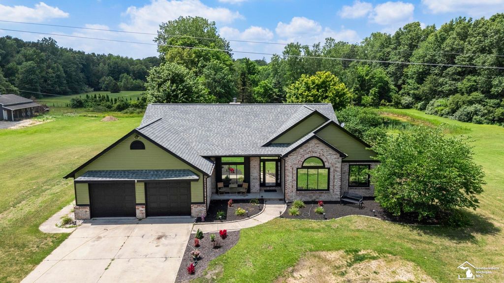 3570 Summerfield Road, Petersburg, MI 49270