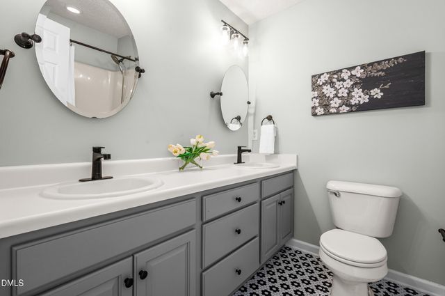 1429 E Stone Arch Drive, Fuquay Varina, NC 27526