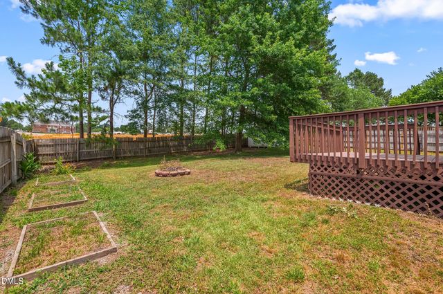 1429 E Stone Arch Drive, Fuquay Varina, NC 27526