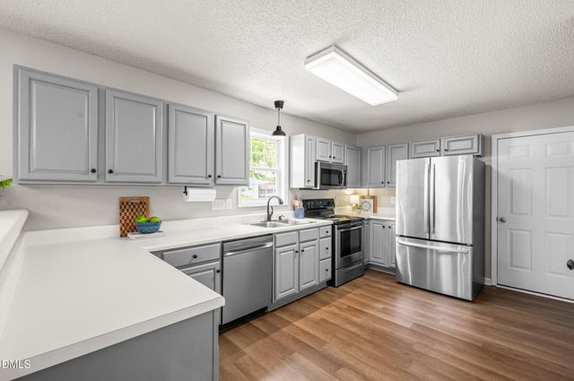 1429 E Stone Arch Drive, Fuquay Varina, NC 27526