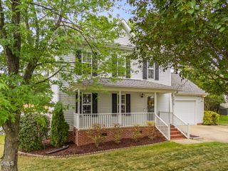 1429 E Stone Arch Drive, Fuquay Varina, NC 27526