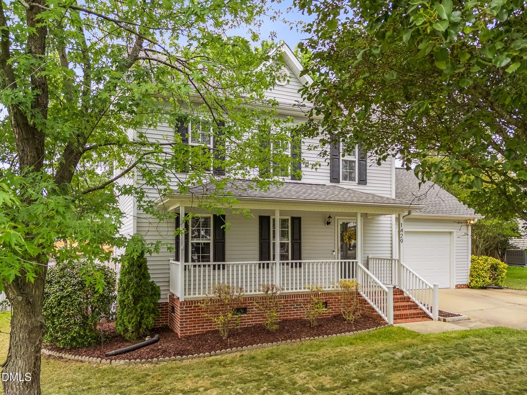 1429 E Stone Arch Drive, Fuquay Varina, NC 27526