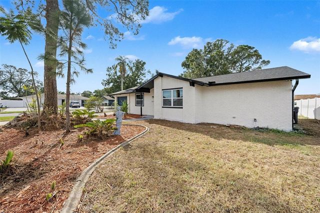 6802 CHIPPENDALE COURT, Tampa, FL 33634