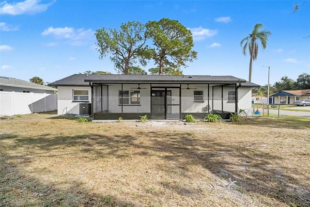 6802 CHIPPENDALE COURT, Tampa, FL 33634