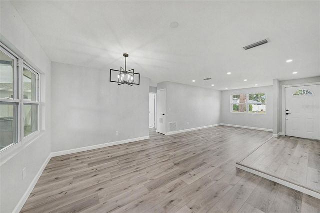 6802 CHIPPENDALE COURT, Tampa, FL 33634