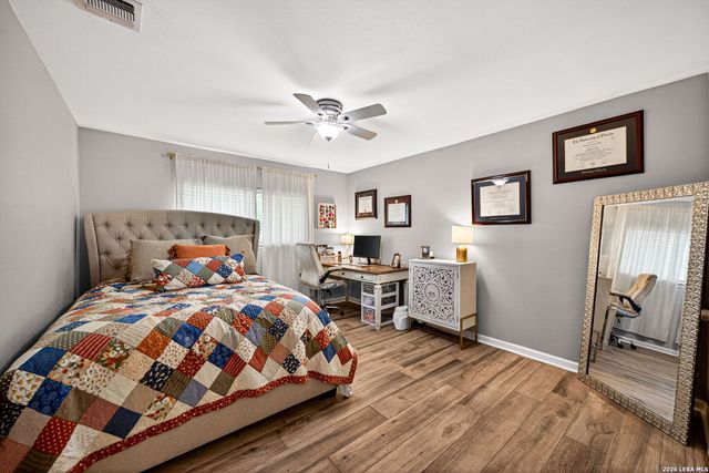 8720 Thatch, San Antonio, TX 78240