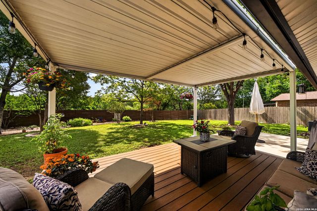 8720 Thatch, San Antonio, TX 78240