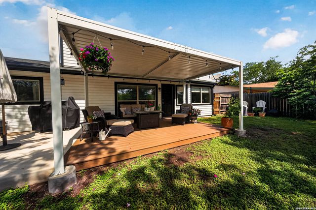 8720 Thatch, San Antonio, TX 78240