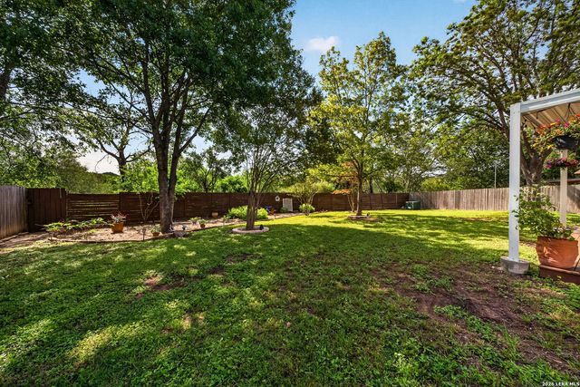 8720 Thatch, San Antonio, TX 78240