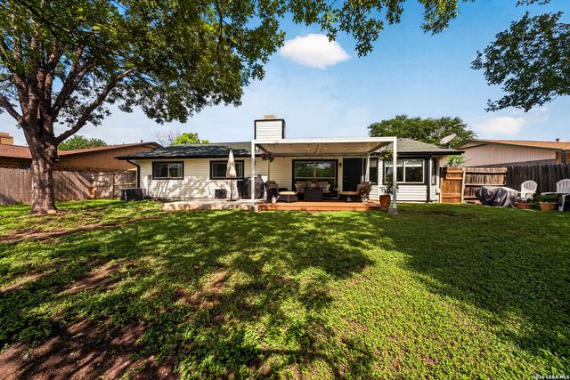 8720 Thatch, San Antonio, TX 78240
