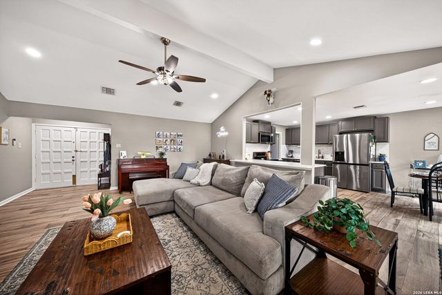 8720 Thatch, San Antonio, TX 78240