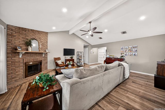8720 Thatch, San Antonio, TX 78240