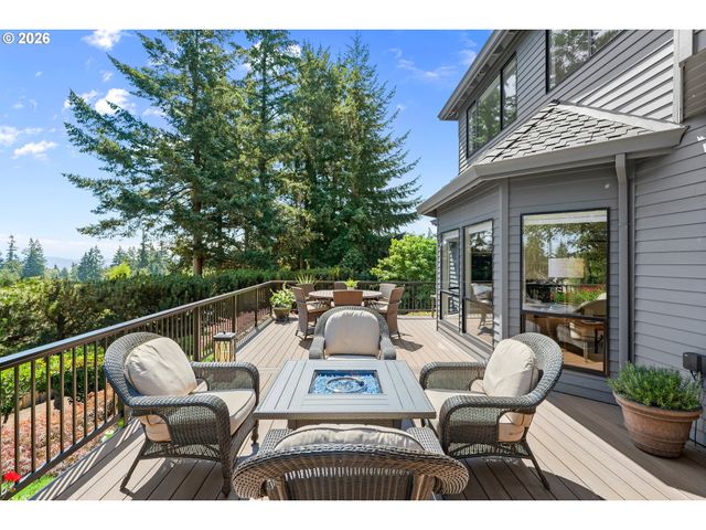 1607 ARRAN Ct, West Linn, OR 97068