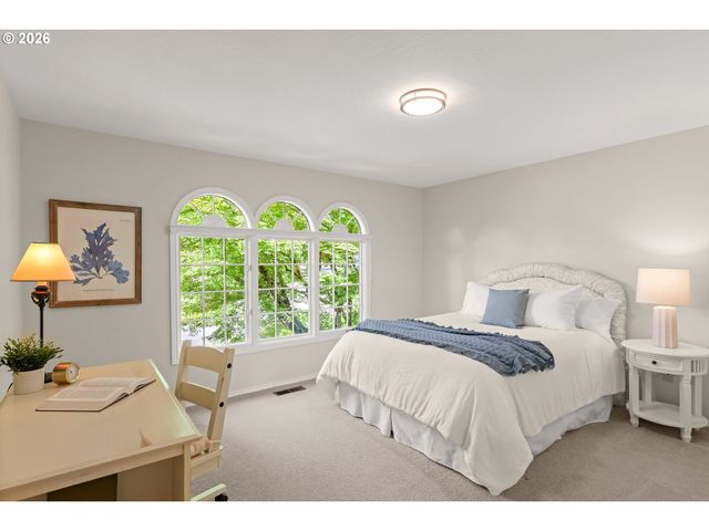 1607 ARRAN Ct, West Linn, OR 97068