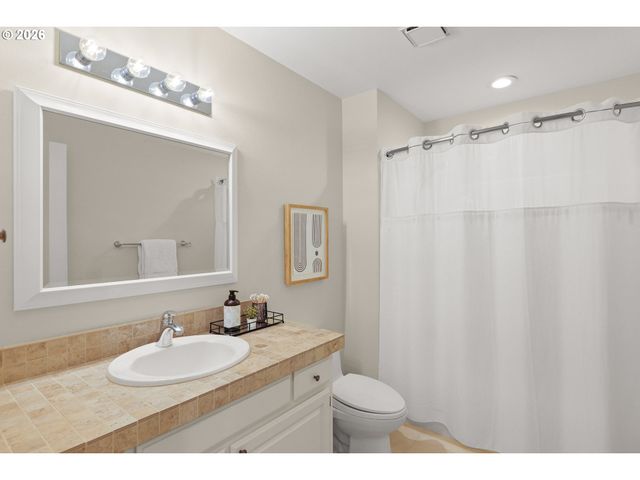1607 ARRAN Ct, West Linn, OR 97068