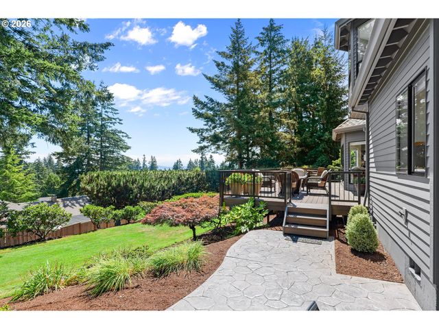 1607 ARRAN Ct, West Linn, OR 97068