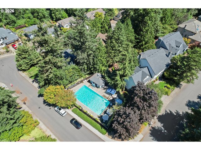 1607 ARRAN Ct, West Linn, OR 97068