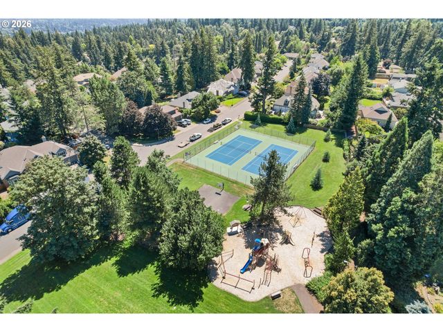 1607 ARRAN Ct, West Linn, OR 97068