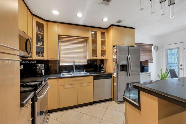 11685 Canal Dr 110, North Miami, FL 33181