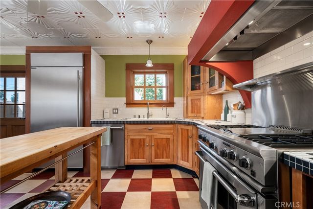 321 Drake Avenue, Fullerton, CA 92832
