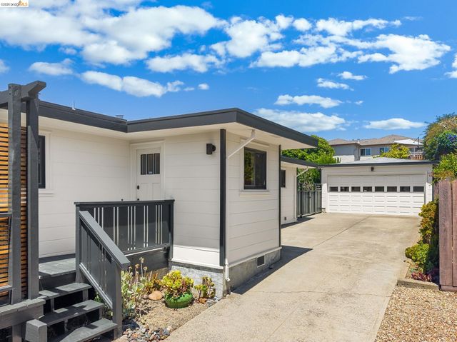 628 Kern St, Richmond, CA 94805