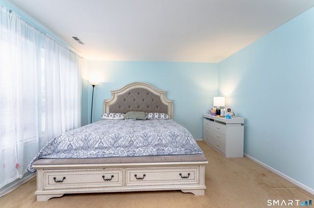 26 Greenview Lane 26, Milford, CT 06461