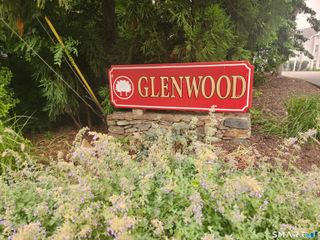 26 Greenview Lane 26, Milford, CT 06461
