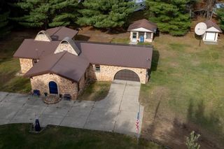 10279 N Finley Lake Avenue, Harrison, MI 48625