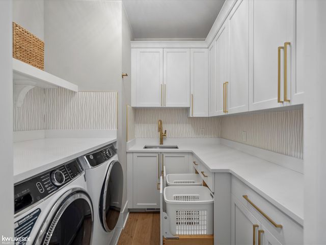 5769 Cotswold Drive 16, Washington Twp, MI 48094