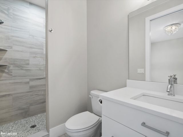 5769 Cotswold Drive 16, Washington Twp, MI 48094