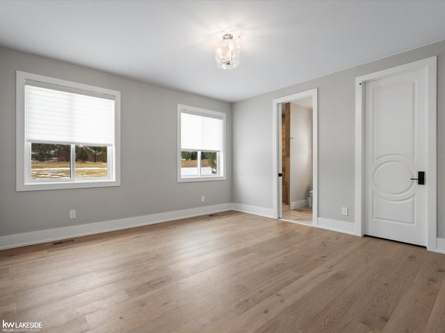 5769 Cotswold Drive 16, Washington Twp, MI 48094