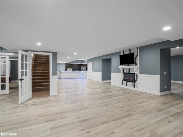 5769 Cotswold Drive 16, Washington Twp, MI 48094