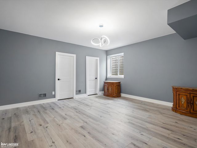 5769 Cotswold Drive 16, Washington Twp, MI 48094