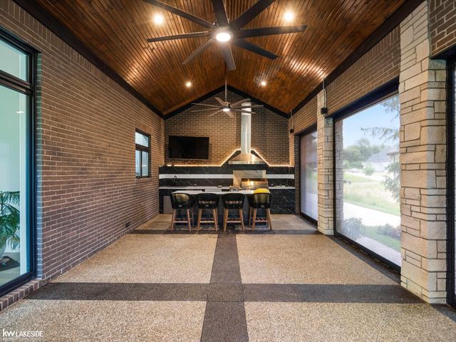 5769 Cotswold Drive 16, Washington Twp, MI 48094