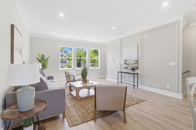 2009 Arbutus Avenue, Charleston, SC 29405