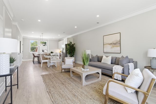 2009 Arbutus Avenue, Charleston, SC 29405