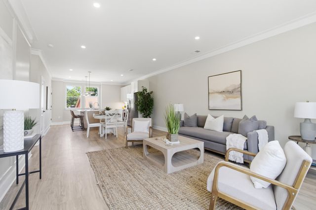 2009 Arbutus Avenue, Charleston, SC 29405