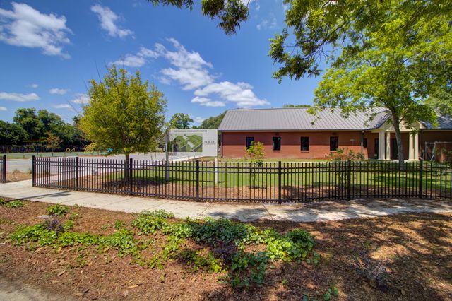 2009 Arbutus Avenue, Charleston, SC 29405