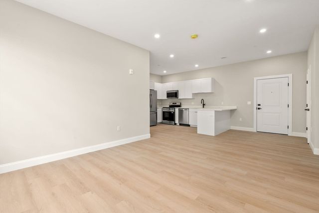 7 Cross St 306, Wilmington, MA 01887