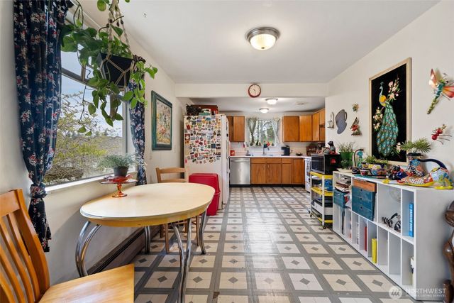 1616 SW Thistle Street, Seattle, WA 98106