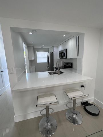 8010 SW 152nd Avenue 211, Miami, FL 33193