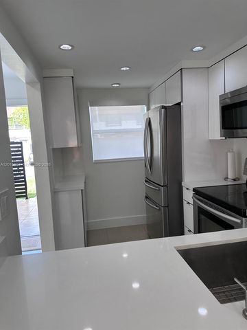 8010 SW 152nd Avenue 211, Miami, FL 33193