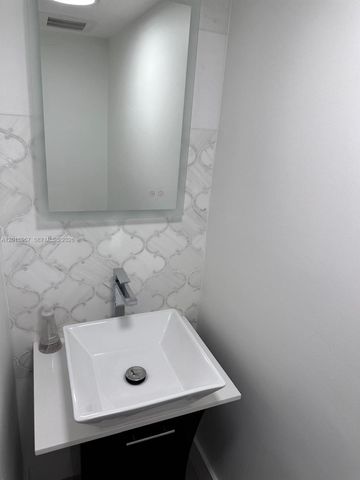 8010 SW 152nd Avenue 211, Miami, FL 33193