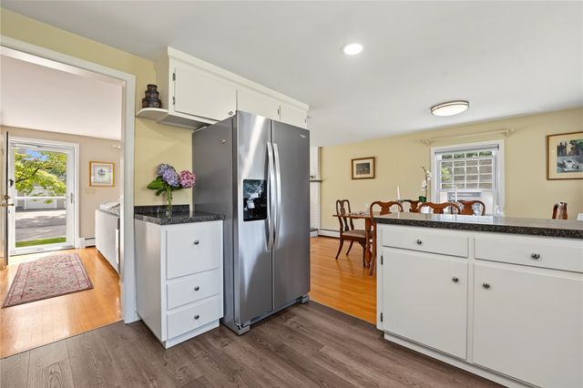 10 Cherry Lane, Barrington, RI 02806