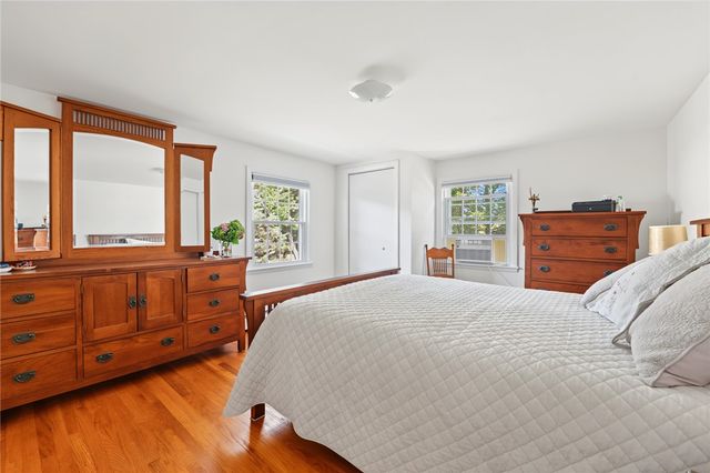 10 Cherry Lane, Barrington, RI 02806
